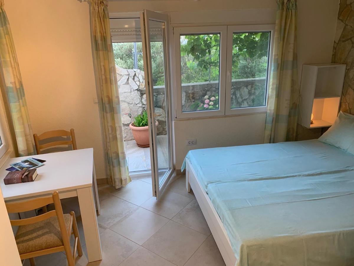 Apartments Mirian Petrovac Luaran gambar